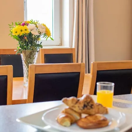 310 - The Carrowbeg At The Harbour Mills By Shortstays *