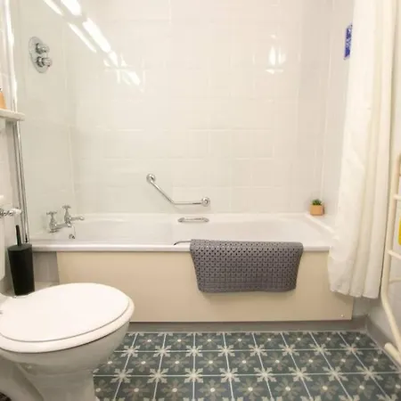 Apartamento 310 - The Carrowbeg At The Harbour Mills By Shortstays